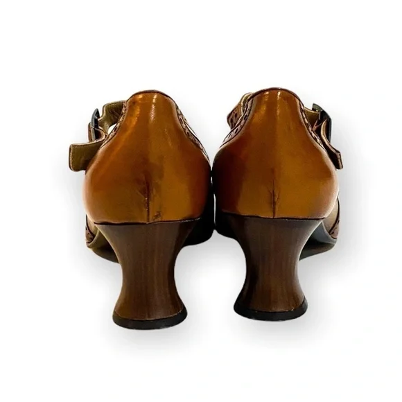 Vintage Y2K Patrick Cox‎ brown Mary Jane heel, size 37.5, antique finish